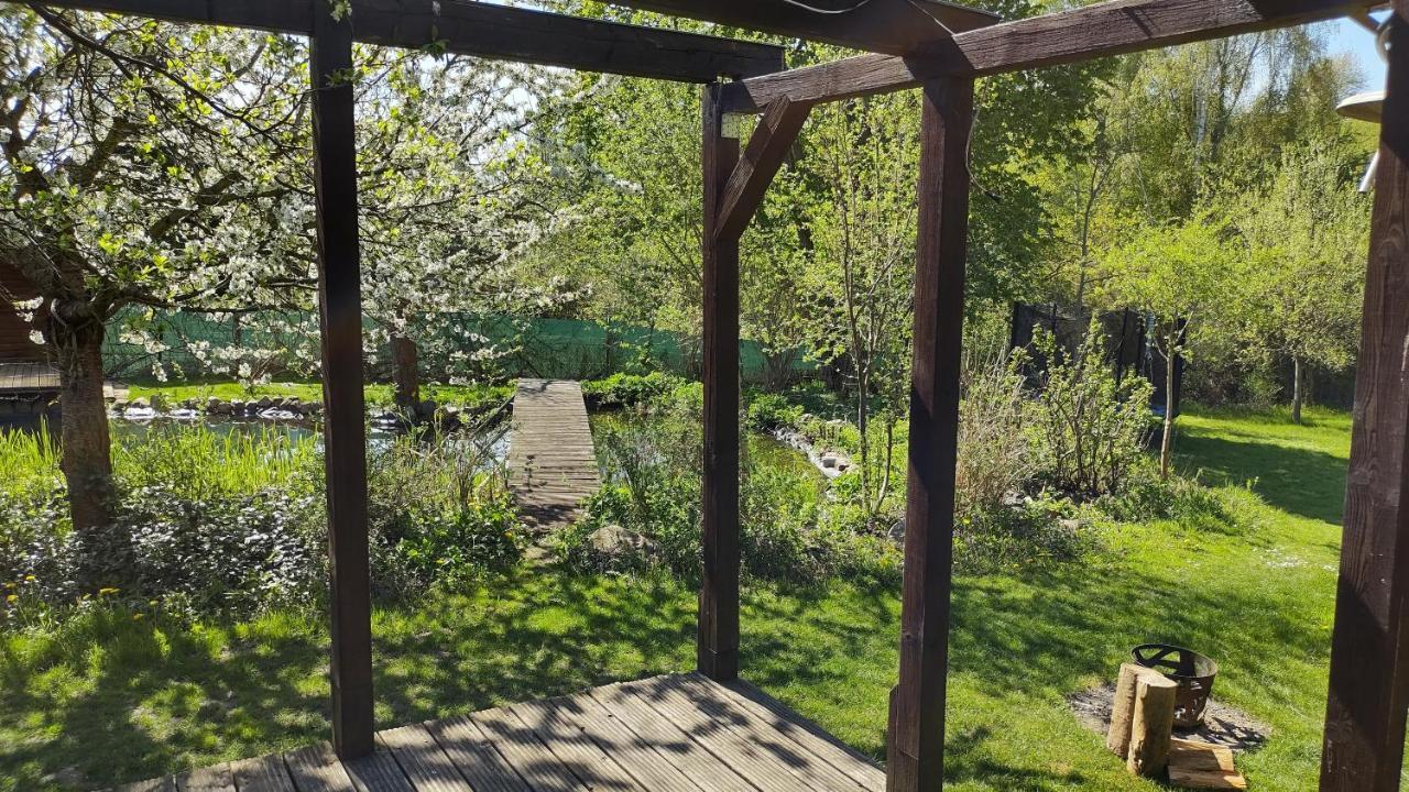 Grosse Wohnung / Haushaelfte In Peetzig Am See Ангермюнде Екстериор снимка