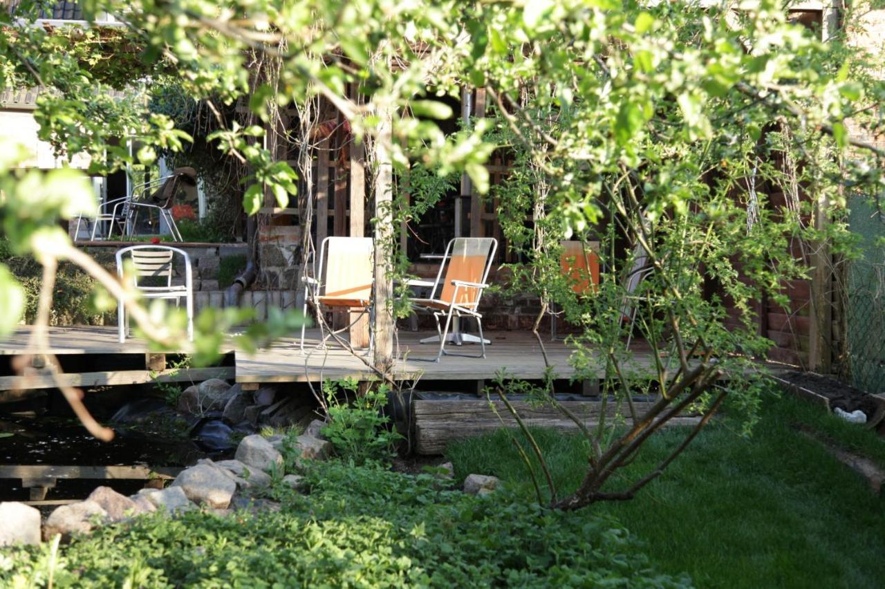 Grosse Wohnung / Haushaelfte In Peetzig Am See Ангермюнде Екстериор снимка