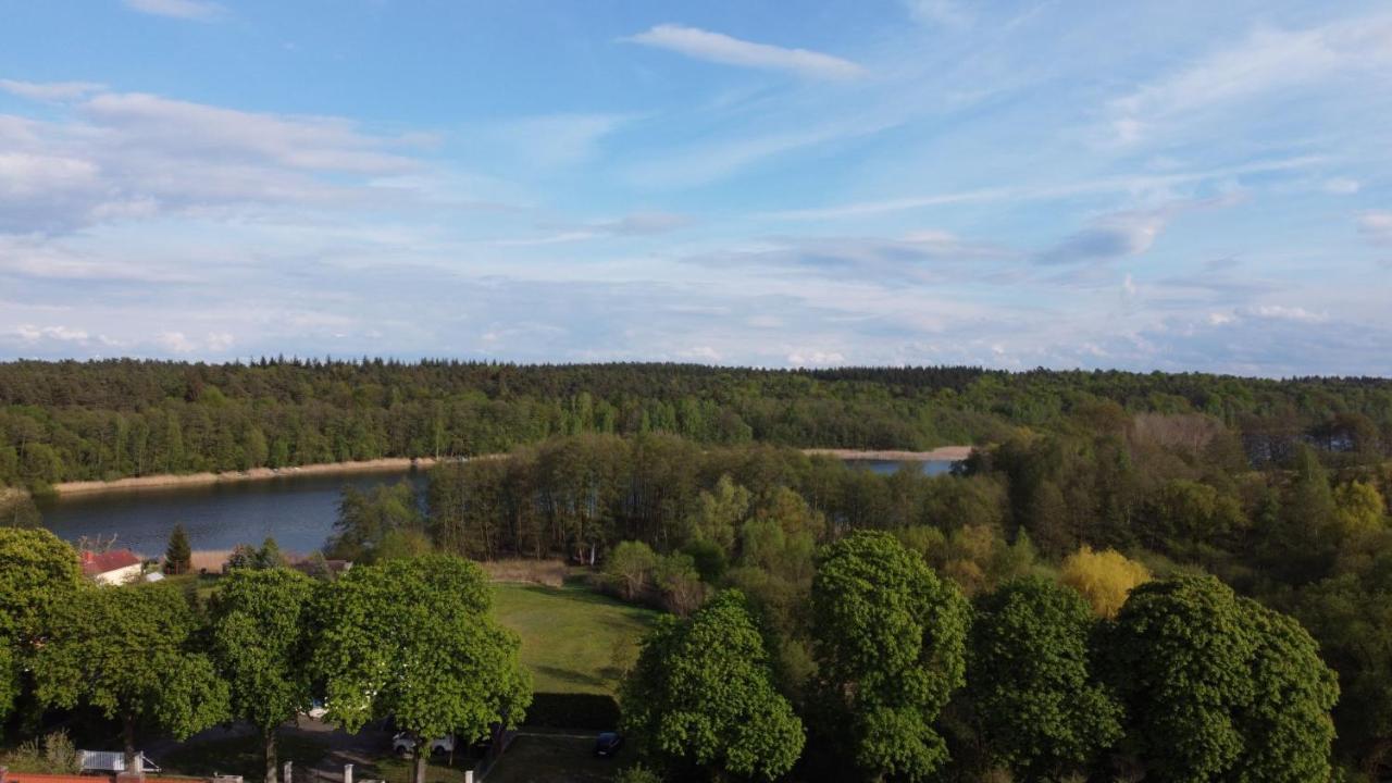 Grosse Wohnung / Haushaelfte In Peetzig Am See Ангермюнде Екстериор снимка