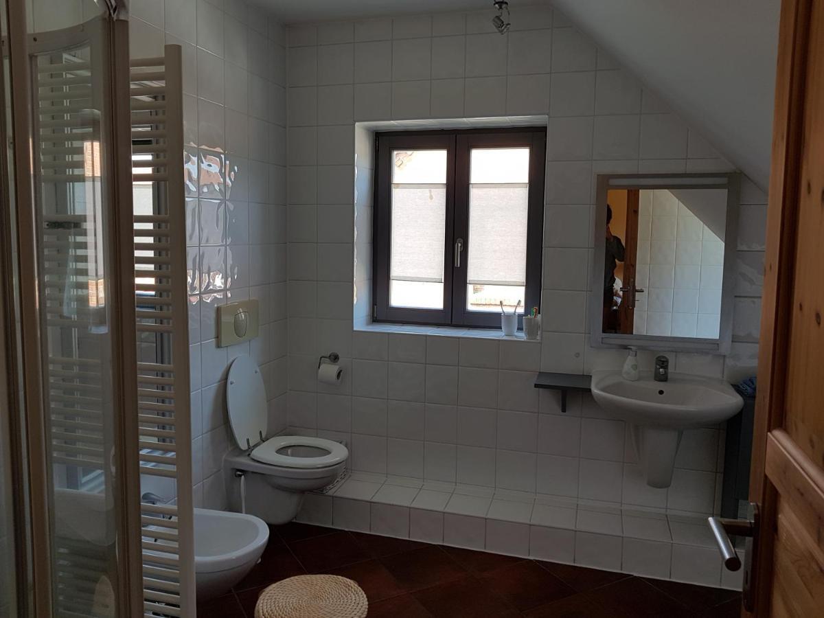 Grosse Wohnung / Haushaelfte In Peetzig Am See Ангермюнде Екстериор снимка