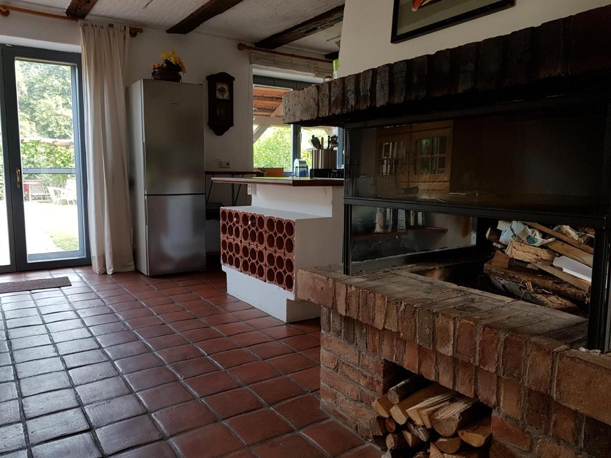 Grosse Wohnung / Haushaelfte In Peetzig Am See Ангермюнде Екстериор снимка